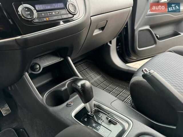 Синій Міцубісі Аутлендер, об'ємом двигуна 2.2 л та пробігом 246 тис. км за 13200 $, фото 26 на Automoto.ua