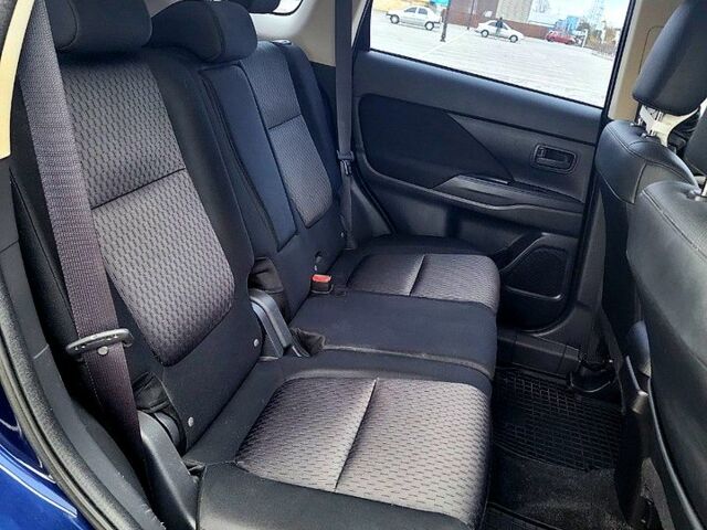 Синий Мицубиси Аутлендер, объемом двигателя 2 л и пробегом 314 тыс. км за 10999 $, фото 10 на Automoto.ua