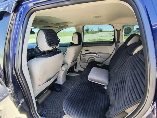 Синій Міцубісі Аутлендер, об'ємом двигуна 2.2 л та пробігом 270 тис. км за 12300 $, фото 9 на Automoto.ua