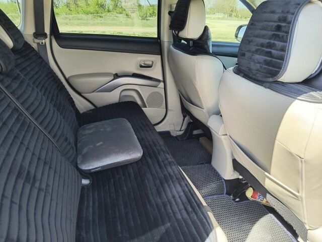 Синій Міцубісі Аутлендер, об'ємом двигуна 2.2 л та пробігом 270 тис. км за 12300 $, фото 7 на Automoto.ua