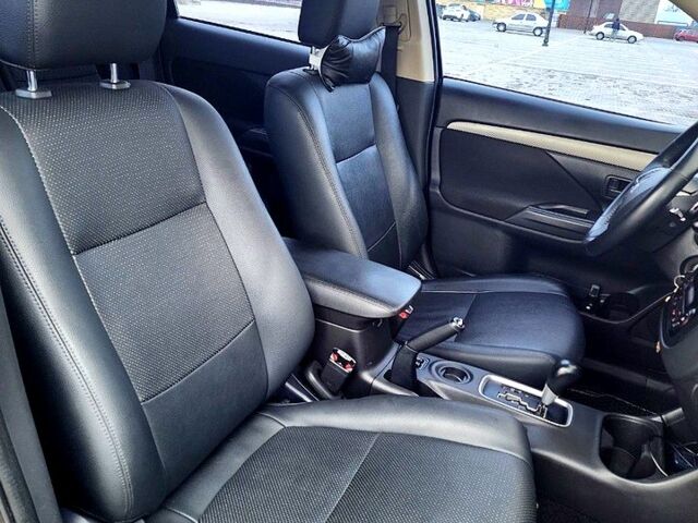 Синий Мицубиси Аутлендер, объемом двигателя 2 л и пробегом 314 тыс. км за 10999 $, фото 9 на Automoto.ua