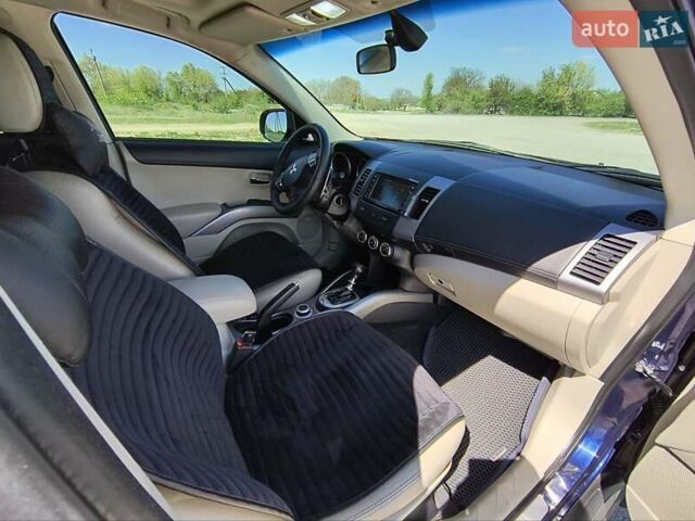 Синій Міцубісі Аутлендер, об'ємом двигуна 2.2 л та пробігом 270 тис. км за 12300 $, фото 10 на Automoto.ua
