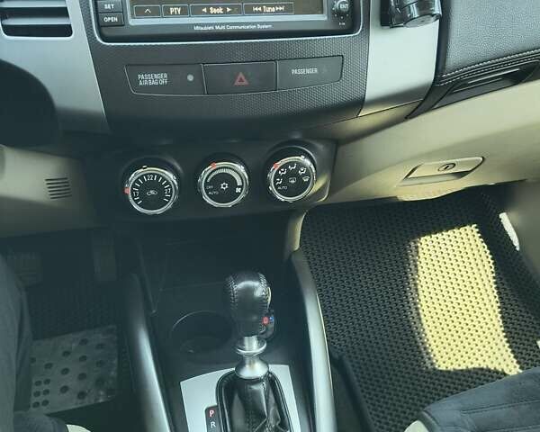 Синій Міцубісі Аутлендер, об'ємом двигуна 2.2 л та пробігом 270 тис. км за 12300 $, фото 11 на Automoto.ua