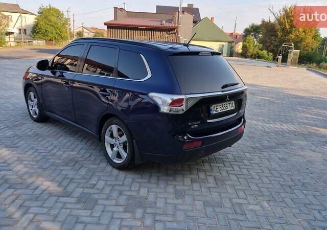 Синій Міцубісі Аутлендер, об'ємом двигуна 3 л та пробігом 214 тис. км за 10500 $, фото 4 на Automoto.ua
