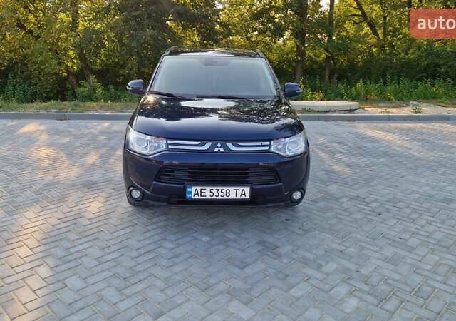 Синій Міцубісі Аутлендер, об'ємом двигуна 3 л та пробігом 214 тис. км за 10500 $, фото 5 на Automoto.ua