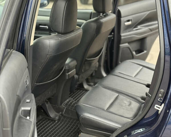 Синій Міцубісі Аутлендер, об'ємом двигуна 2.4 л та пробігом 212 тис. км за 10000 $, фото 7 на Automoto.ua