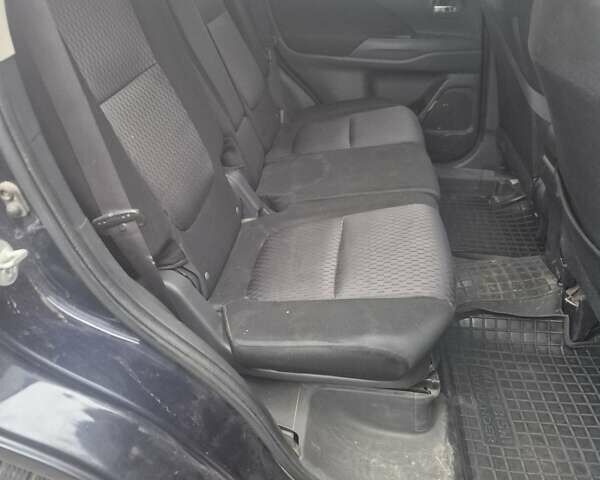 Синій Міцубісі Аутлендер, об'ємом двигуна 2.36 л та пробігом 178 тис. км за 10500 $, фото 9 на Automoto.ua