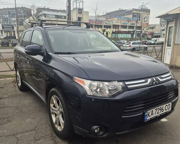 Синій Міцубісі Аутлендер, об'ємом двигуна 2.36 л та пробігом 178 тис. км за 10500 $, фото 7 на Automoto.ua
