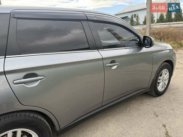 Синий Мицубиси Аутлендер, объемом двигателя 3 л и пробегом 180 тыс. км за 13000 $, фото 7 на Automoto.ua