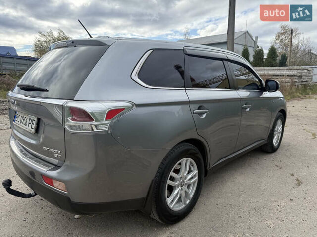 Синий Мицубиси Аутлендер, объемом двигателя 3 л и пробегом 180 тыс. км за 13000 $, фото 3 на Automoto.ua