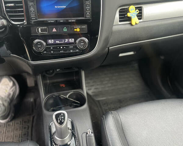 Синій Міцубісі Аутлендер, об'ємом двигуна 2 л та пробігом 155 тис. км за 14999 $, фото 24 на Automoto.ua