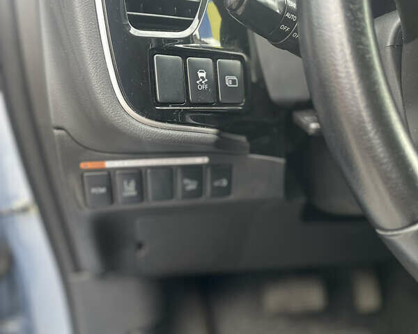 Синій Міцубісі Аутлендер, об'ємом двигуна 2 л та пробігом 155 тис. км за 14999 $, фото 19 на Automoto.ua