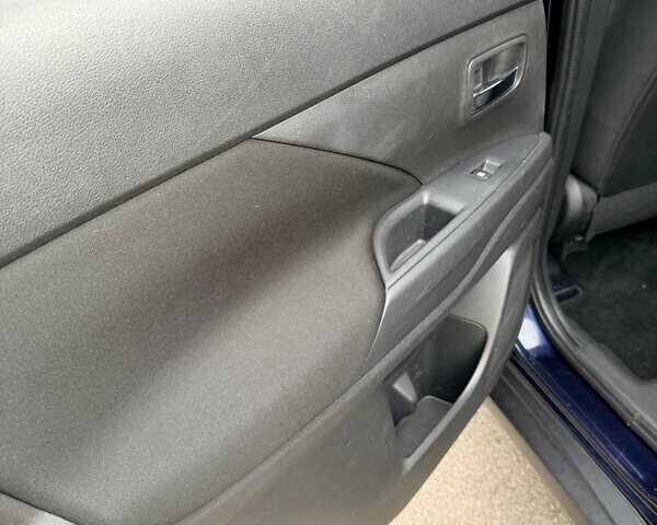 Синий Мицубиси Аутлендер, объемом двигателя 3 л и пробегом 123 тыс. км за 15900 $, фото 16 на Automoto.ua