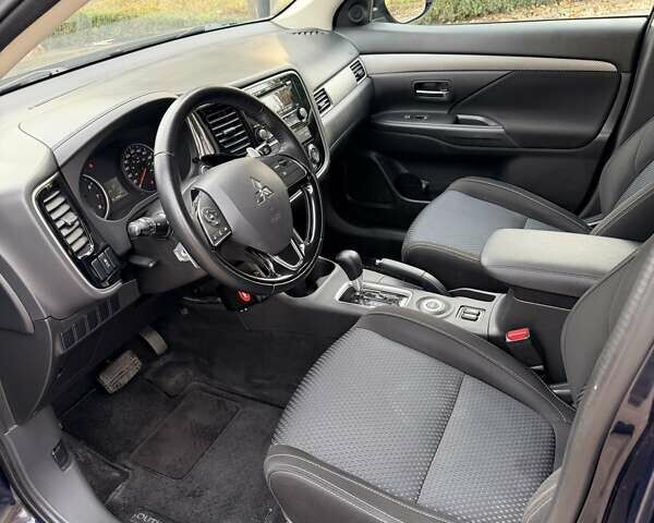 Синий Мицубиси Аутлендер, объемом двигателя 3 л и пробегом 123 тыс. км за 15900 $, фото 12 на Automoto.ua