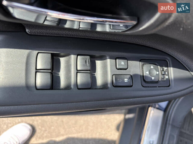 Синий Мицубиси Аутлендер, объемом двигателя 3 л и пробегом 157 тыс. км за 15000 $, фото 19 на Automoto.ua