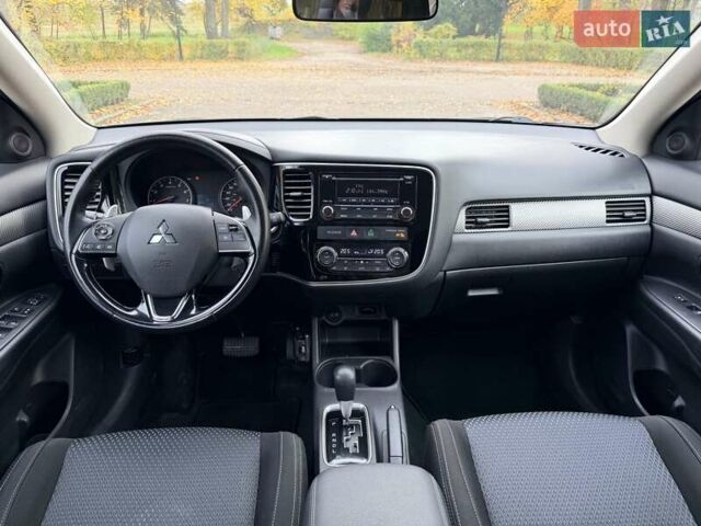 Синий Мицубиси Аутлендер, объемом двигателя 3 л и пробегом 123 тыс. км за 15900 $, фото 21 на Automoto.ua