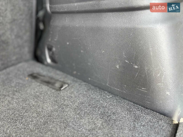 Синий Мицубиси Аутлендер, объемом двигателя 3 л и пробегом 157 тыс. км за 15000 $, фото 33 на Automoto.ua