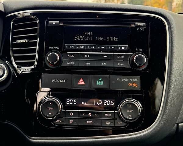 Синий Мицубиси Аутлендер, объемом двигателя 3 л и пробегом 123 тыс. км за 15900 $, фото 19 на Automoto.ua