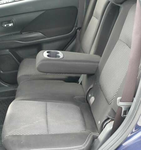 Синій Міцубісі Аутлендер, об'ємом двигуна 2.36 л та пробігом 161 тис. км за 14400 $, фото 23 на Automoto.ua