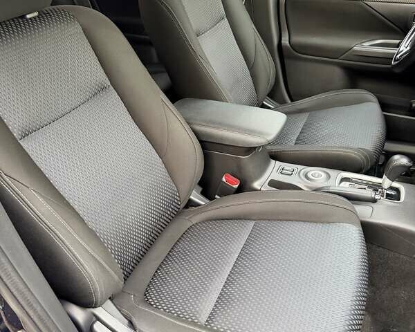 Синий Мицубиси Аутлендер, объемом двигателя 3 л и пробегом 123 тыс. км за 15900 $, фото 23 на Automoto.ua