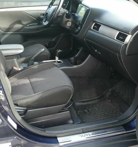 Синій Міцубісі Аутлендер, об'ємом двигуна 2.36 л та пробігом 161 тис. км за 14400 $, фото 20 на Automoto.ua