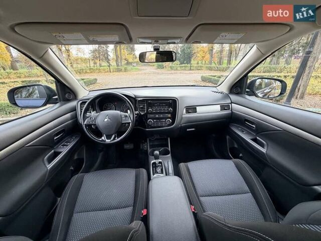 Синий Мицубиси Аутлендер, объемом двигателя 3 л и пробегом 123 тыс. км за 15900 $, фото 20 на Automoto.ua