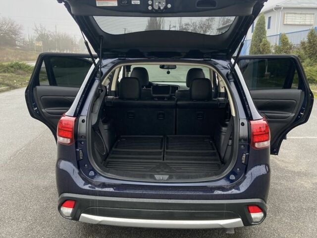 Синий Мицубиси Аутлендер, объемом двигателя 3 л и пробегом 120 тыс. км за 14500 $, фото 19 на Automoto.ua