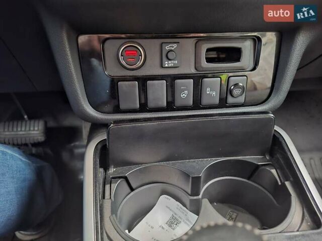 Синий Мицубиси Аутлендер, объемом двигателя 3 л и пробегом 93 тыс. км за 21500 $, фото 20 на Automoto.ua