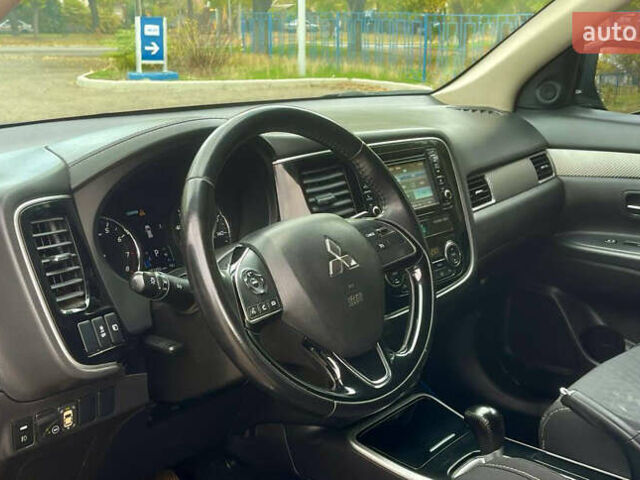 Міцубісі Аутлендер 2017 у Миколаєві на Automoto.ua Синій Міцубісі Аутлендер, об'ємом двигуна 2.36 л та пробігом 135 тис. км за 13899 $, фото 8 на Automoto.ua