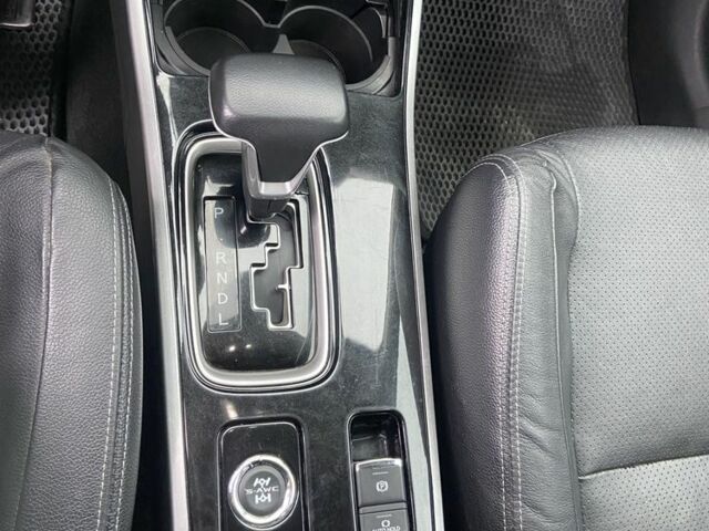 Синий Мицубиси Аутлендер, объемом двигателя 3 л и пробегом 120 тыс. км за 14500 $, фото 10 на Automoto.ua