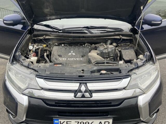 Синий Мицубиси Аутлендер, объемом двигателя 3 л и пробегом 120 тыс. км за 14500 $, фото 16 на Automoto.ua