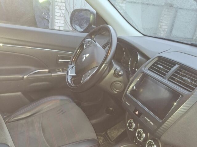 Синій Міцубісі Аутлендер, об'ємом двигуна 0 л та пробігом 2 тис. км за 15000 $, фото 3 на Automoto.ua