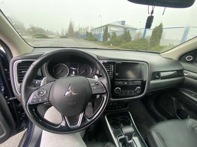 Синий Мицубиси Аутлендер, объемом двигателя 3 л и пробегом 120 тыс. км за 14500 $, фото 9 на Automoto.ua