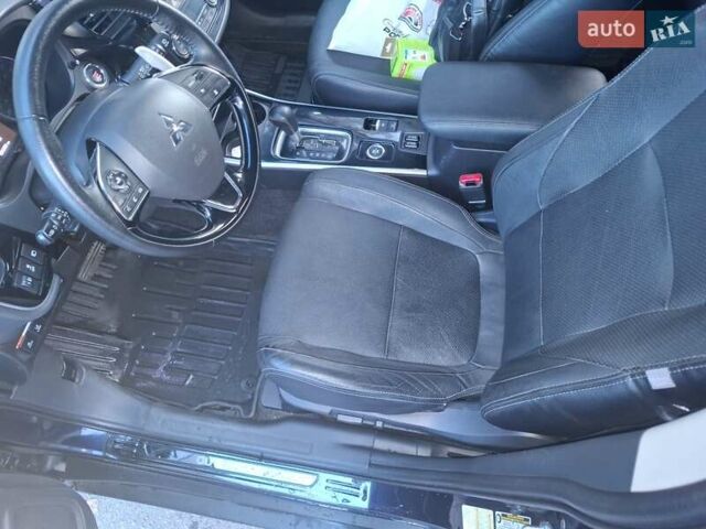 Синий Мицубиси Аутлендер, объемом двигателя 3 л и пробегом 93 тыс. км за 21500 $, фото 17 на Automoto.ua