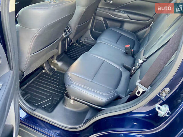 Синий Мицубиси Аутлендер, объемом двигателя 2.36 л и пробегом 71 тыс. км за 13800 $, фото 15 на Automoto.ua