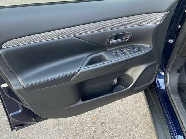 Синий Мицубиси Аутлендер, объемом двигателя 2.4 л и пробегом 71 тыс. км за 11800 $, фото 13 на Automoto.ua