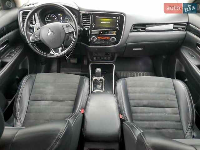 Синий Мицубиси Аутлендер, объемом двигателя 3 л и пробегом 80 тыс. км за 2900 $, фото 7 на Automoto.ua