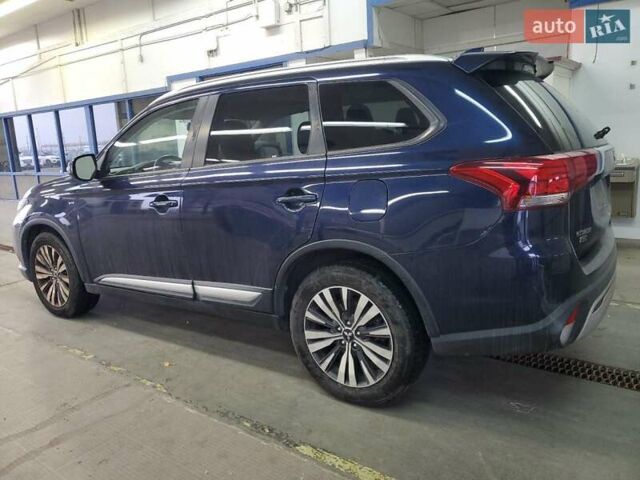 Синий Мицубиси Аутлендер, объемом двигателя 3 л и пробегом 80 тыс. км за 2900 $, фото 1 на Automoto.ua