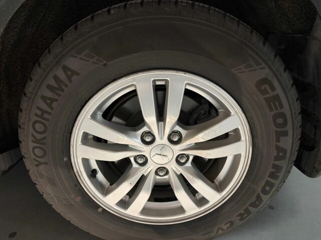 Синий Мицубиси Аутлендер, объемом двигателя 2 л и пробегом 128 тыс. км за 20000 $, фото 11 на Automoto.ua