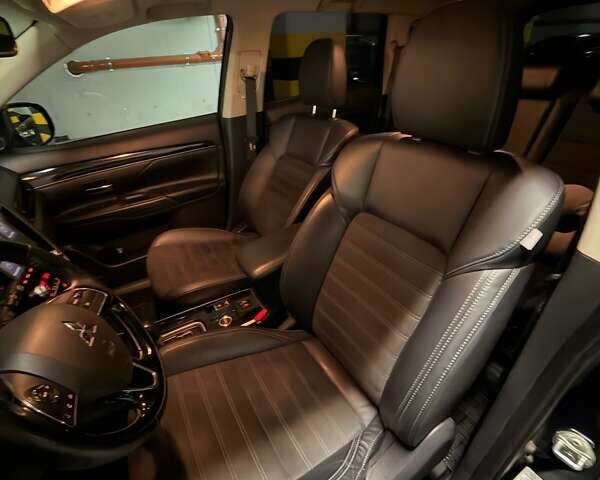 Синій Міцубісі Аутлендер, об'ємом двигуна 2 л та пробігом 128 тис. км за 20000 $, фото 7 на Automoto.ua