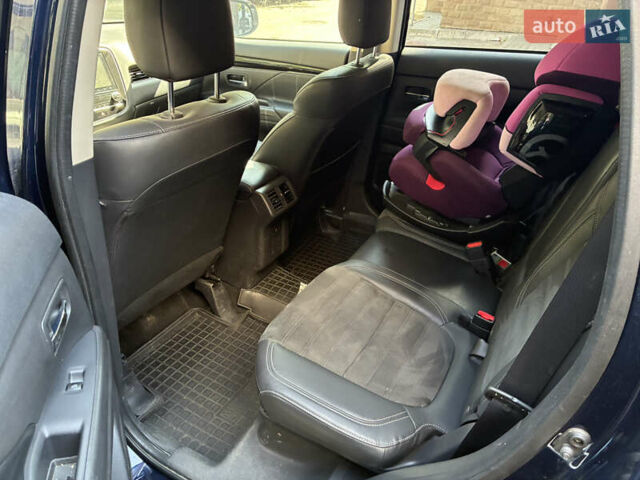 Мицубиси Аутлендер 2020 в Тернополе на Automoto.ua Синий Мицубиси Аутлендер, объемом двигателя 2 л и пробегом 49 тыс. км за 22000 $, фото 16 на Automoto.ua