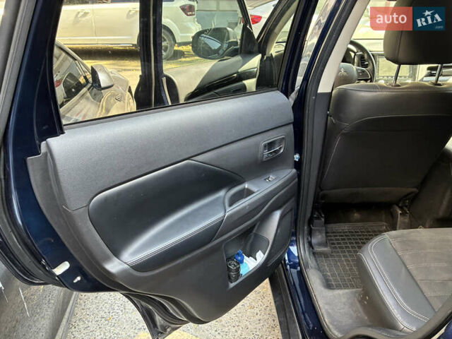 Мицубиси Аутлендер 2020 в Тернополе на Automoto.ua Синий Мицубиси Аутлендер, объемом двигателя 2 л и пробегом 49 тыс. км за 22000 $, фото 15 на Automoto.ua