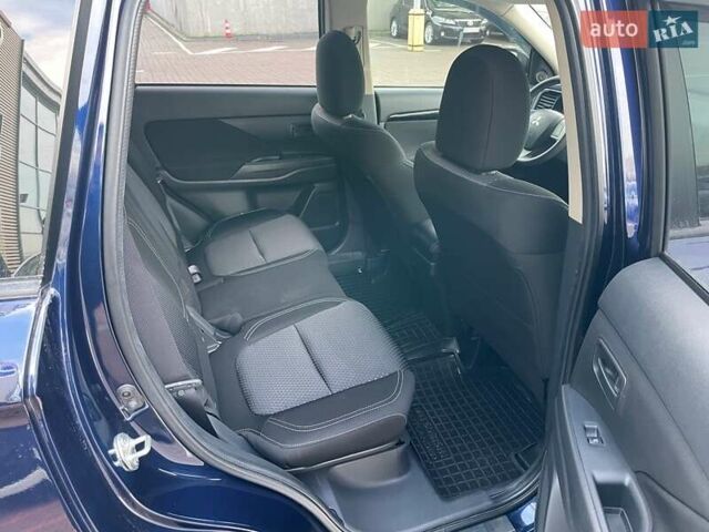 Синий Мицубиси Аутлендер, объемом двигателя 2 л и пробегом 23 тыс. км за 20439 $, фото 6 на Automoto.ua