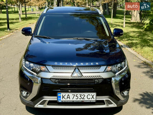 Міцубісі Аутлендер 2021 у Києві на Automoto.ua Синій Міцубісі Аутлендер, об'ємом двигуна 2.36 л та пробігом 70 тис. км за 24000 $, фото 24 на Automoto.ua