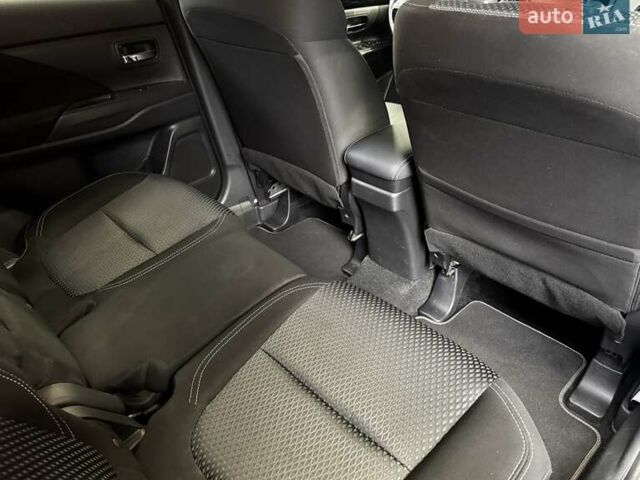 Синий Мицубиси Аутлендер, объемом двигателя 2 л и пробегом 62 тыс. км за 20500 $, фото 27 на Automoto.ua