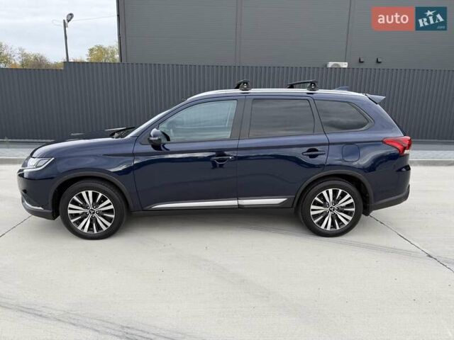 Міцубісі Аутлендер 2021 у Кропивницькому (Кіровограді) на Automoto.ua Синій Міцубісі Аутлендер, об'ємом двигуна 2.4 л та пробігом 85 тис. км за 19950 $, фото 4 на Automoto.ua