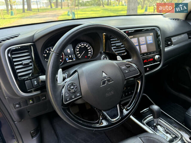 Міцубісі Аутлендер 2021 у Києві на Automoto.ua Синій Міцубісі Аутлендер, об'ємом двигуна 2.36 л та пробігом 70 тис. км за 24000 $, фото 28 на Automoto.ua