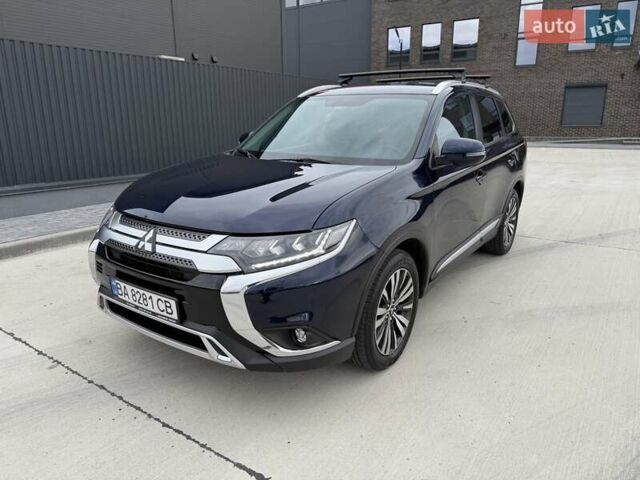 Міцубісі Аутлендер 2021 у Кропивницькому (Кіровограді) на Automoto.ua Синій Міцубісі Аутлендер, об'ємом двигуна 2.4 л та пробігом 85 тис. км за 19950 $, фото 2 на Automoto.ua