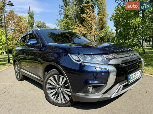 Міцубісі Аутлендер 2021 у Києві на Automoto.ua Синій Міцубісі Аутлендер, об'ємом двигуна 2.36 л та пробігом 70 тис. км за 24000 $, фото 18 на Automoto.ua