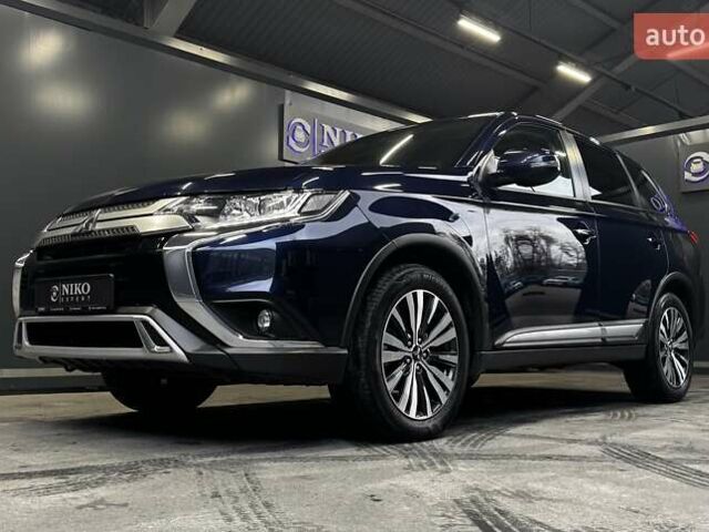 Синий Мицубиси Аутлендер, объемом двигателя 2 л и пробегом 62 тыс. км за 20500 $, фото 8 на Automoto.ua
